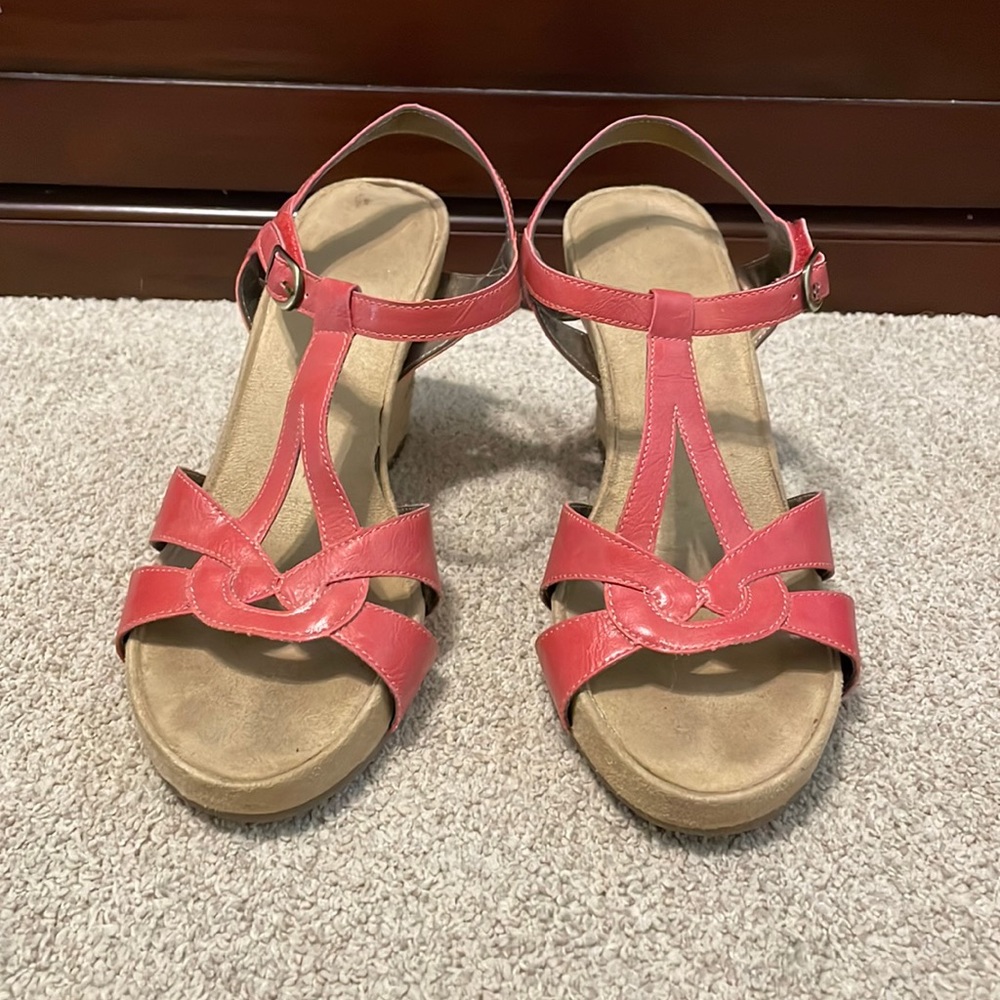 Coral wedge sandals
